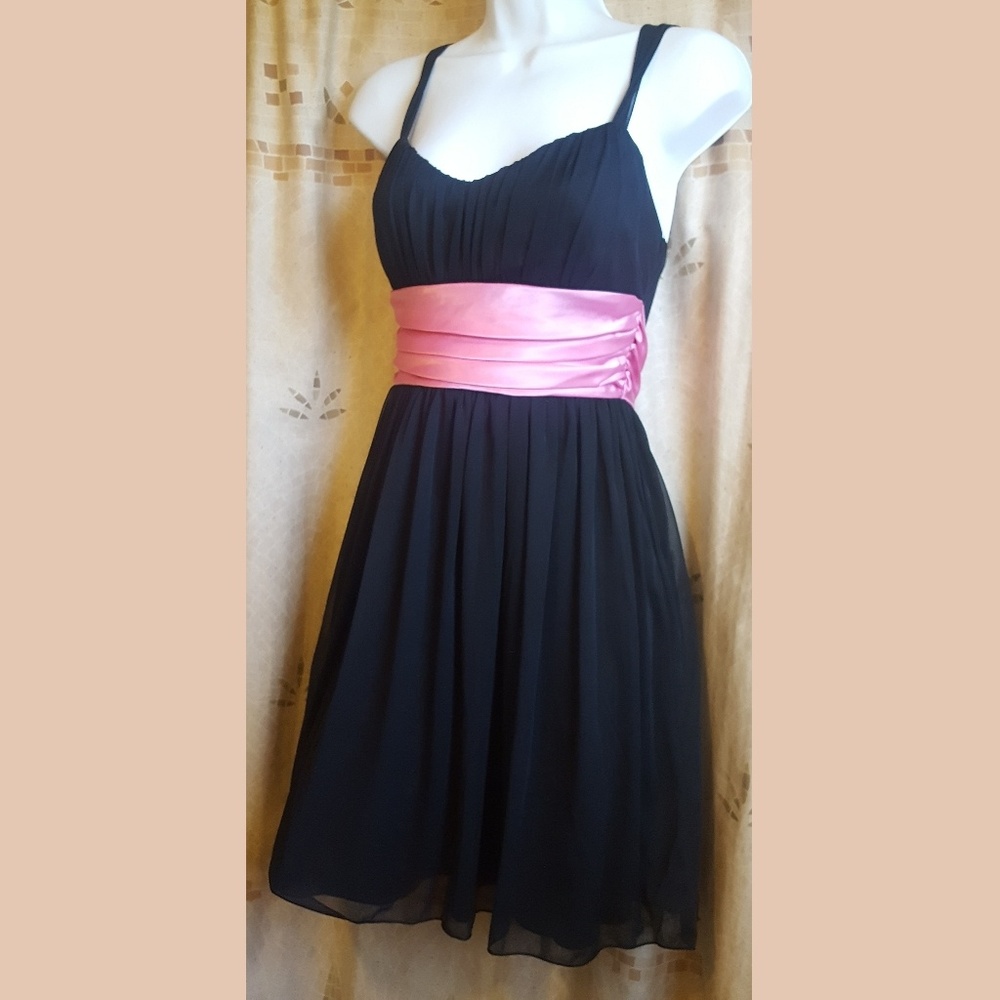 Super Cute Black Midi Puffy w/ Pink Sash/Bow